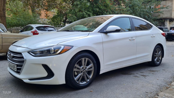 هيونداي إلنترا